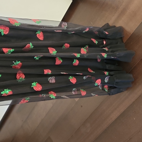 Strawberry Sequins Dress 👗 - Picture 9 of 10